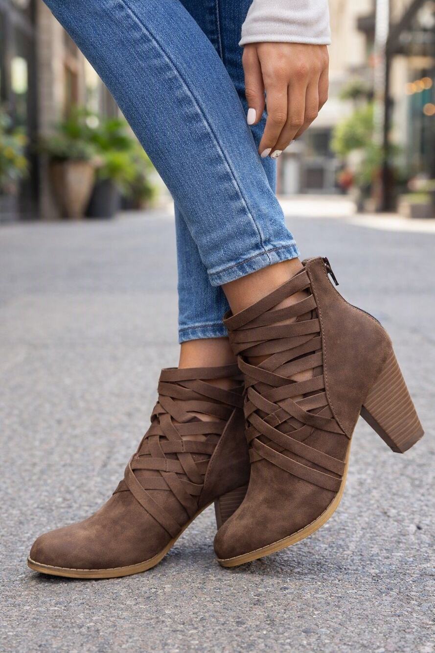 Mi.iM URBAN‑05 Brown Woven Strap Ankle Booties Stacked Heel Size 9 NIB